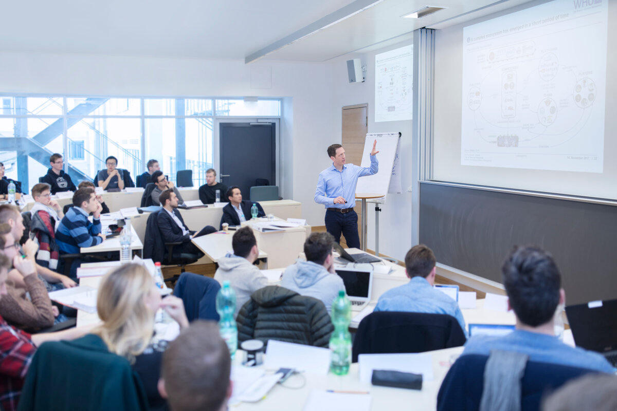 Prof. Dr. Sascha Schmidt teaches future leaders in sports business
